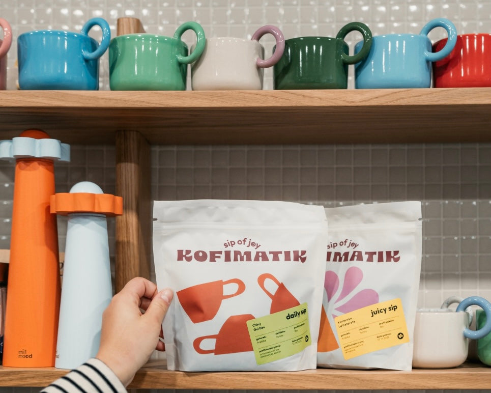 Jak przechowywać kawę ziarnistą i mieloną? Poradnik baristy